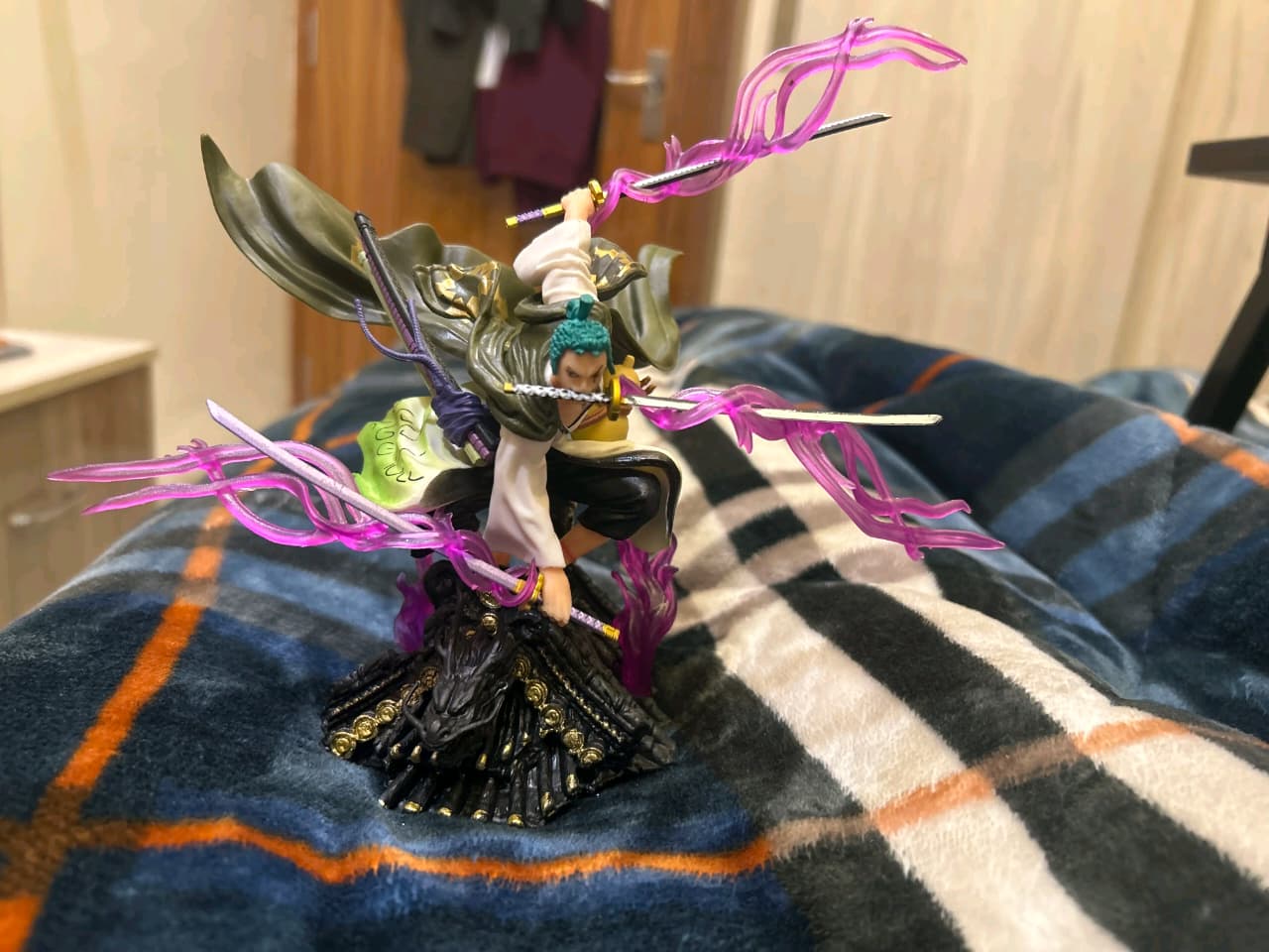 Roronoa Zoro King of Hell Three Sword Style Figure